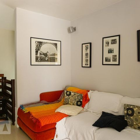 Casa de condomínio à venda com 263m², 4 quartos e 3 vagasSala de TV