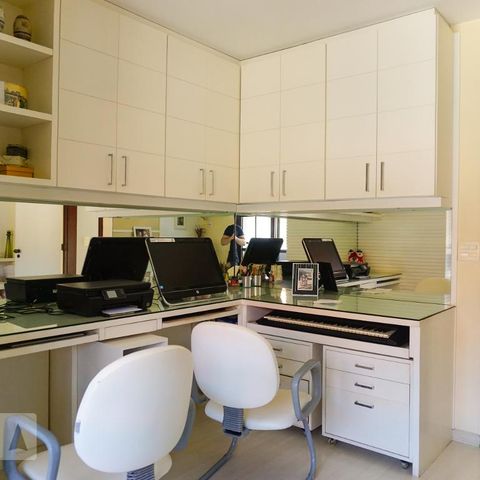 Casa de condomínio à venda com 263m², 4 quartos e 3 vagasQuarto