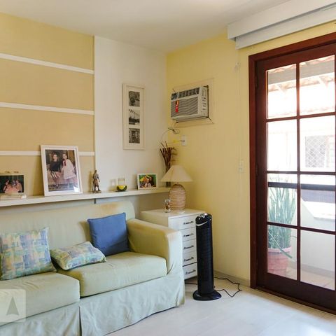 Casa de condomínio à venda com 263m², 4 quartos e 3 vagasQuarto