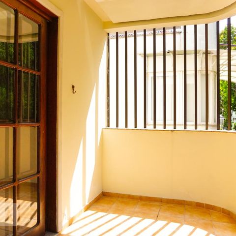 Casa de condomínio à venda com 263m², 4 quartos e 3 vagasVaranda da Suíte 2