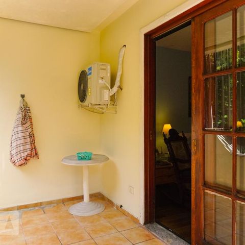 Casa de condomínio à venda com 263m², 4 quartos e 3 vagasVaranda da Suíte 2