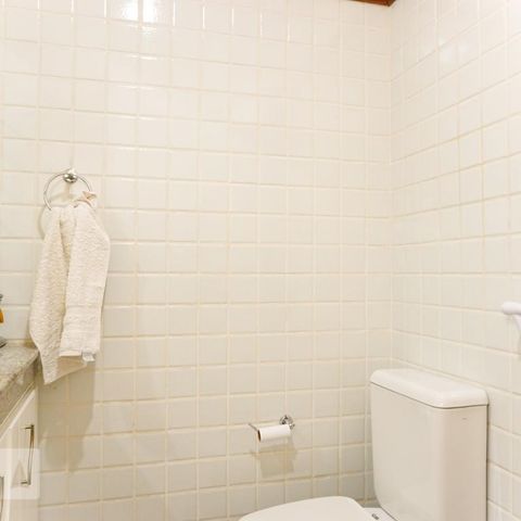 Casa de condomínio à venda com 263m², 4 quartos e 3 vagasBanheiro da Suíte 2