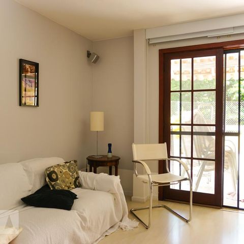 Casa de condomínio à venda com 263m², 4 quartos e 3 vagasSala de TV
