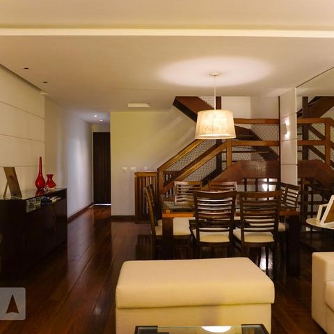 Casa de condomínio à venda com 263m², 4 quartos e 3 vagasSala