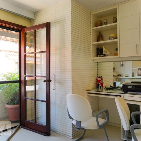 Casa de condomínio à venda com 263m², 4 quartos e 3 vagasQuarto