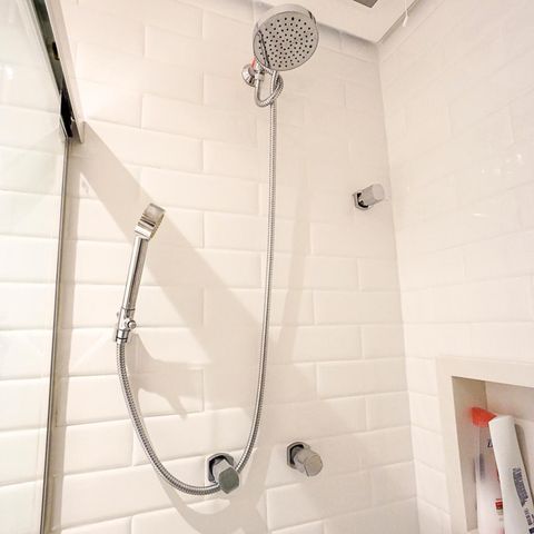 Apartamento à venda com 105m², 2 quartos e 2 vagasChuveiro