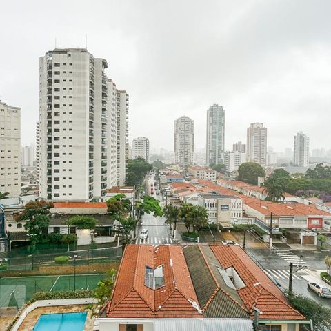 Apartamento à venda com 105m², 2 quartos e 2 vagasVista da suíte 01