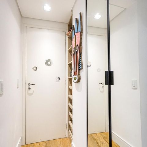 Apartamento à venda com 105m², 2 quartos e 2 vagasCloset da suíte 01