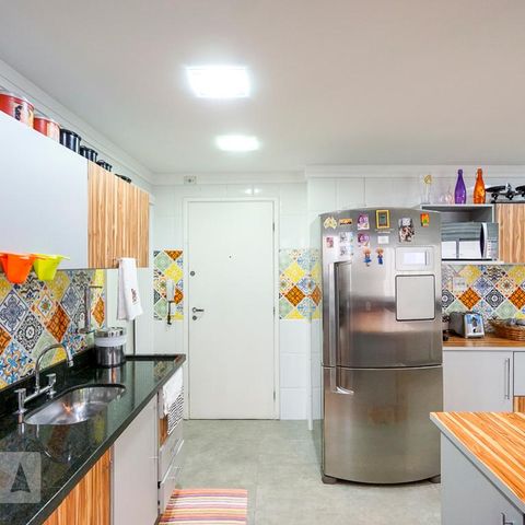 Apartamento à venda com 105m², 2 quartos e 2 vagasCozinha