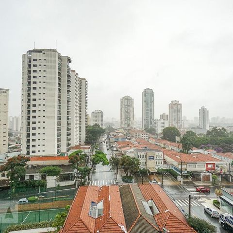Apartamento à venda com 105m², 2 quartos e 2 vagasVista da suíte 02