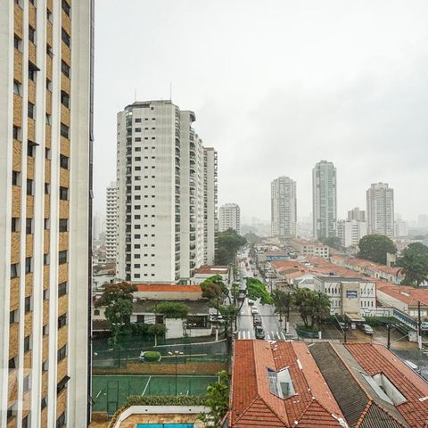 Apartamento à venda com 105m², 2 quartos e 2 vagasVista da área de serviço
