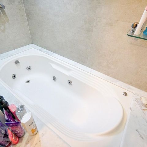 Apartamento à venda com 105m², 2 quartos e 2 vagasBanheira 