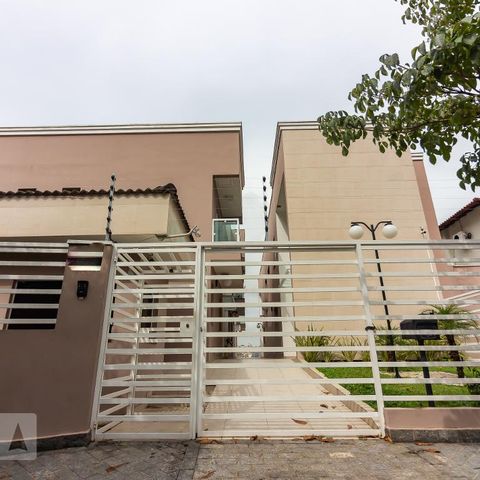 Casa de condomínio à venda com 159m², 3 quartos e 3 vagasFachada