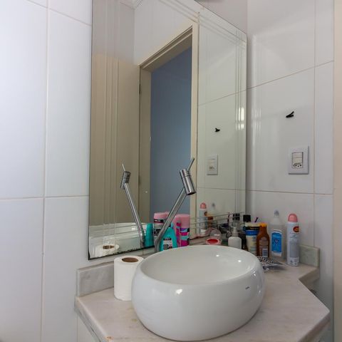 Casa de condomínio à venda com 159m², 3 quartos e 3 vagasBanheiro