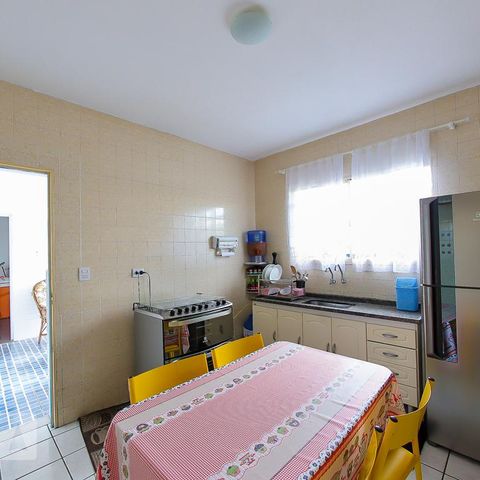 Casa à venda com 148m², 2 quartos e 2 vagas Casa à venda com 148m², 2 quartos e 2 vagasCozinha