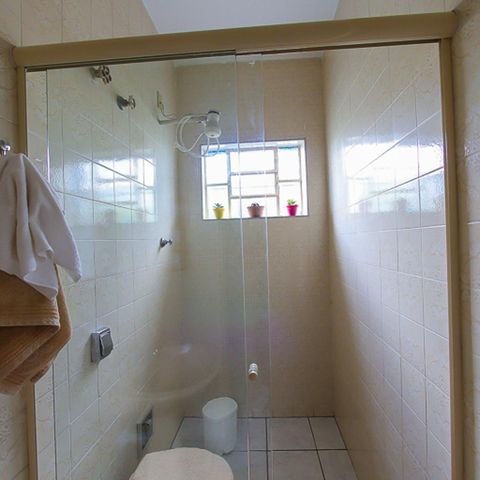 Casa à venda com 148m², 2 quartos e 2 vagas Casa à venda com 148m², 2 quartos e 2 vagasBanheiro 2
