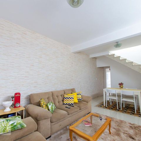 Casa à venda com 148m², 2 quartos e 2 vagas Casa à venda com 148m², 2 quartos e 2 vagasSala