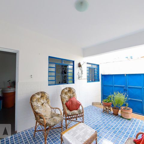 Casa à venda com 148m², 2 quartos e 2 vagas Casa à venda com 148m², 2 quartos e 2 vagasGaragem