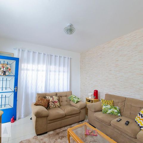 Casa à venda com 148m², 2 quartos e 2 vagas Casa à venda com 148m², 2 quartos e 2 vagasSala