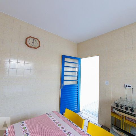 Casa à venda com 148m², 2 quartos e 2 vagas Casa à venda com 148m², 2 quartos e 2 vagasCozinha