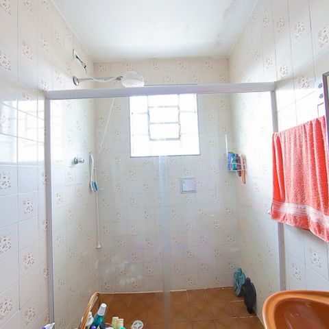 Casa à venda com 148m², 2 quartos e 2 vagas Casa à venda com 148m², 2 quartos e 2 vagasBanheiro