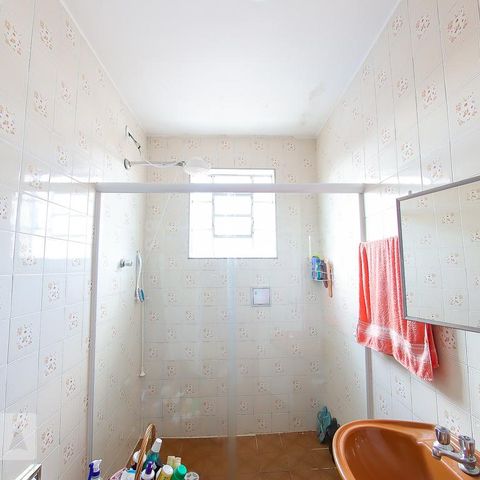 Casa à venda com 148m², 2 quartos e 2 vagas Casa à venda com 148m², 2 quartos e 2 vagasBanheiro