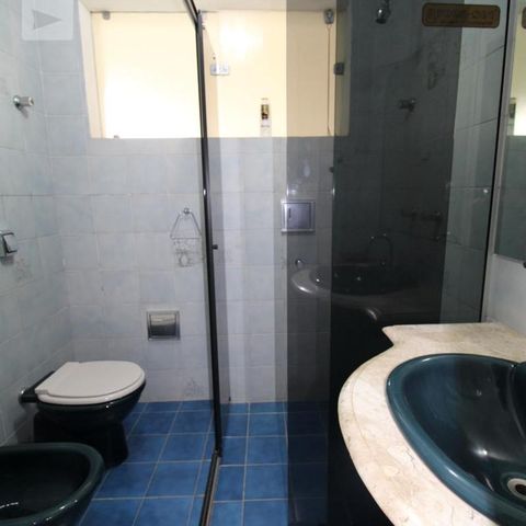 Casa para alugar com 800m², 4 quartos e 6 vagasBanheiro do Quarto 1