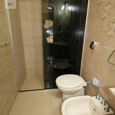 Casa para alugar com 800m², 4 quartos e 6 vagasBanheiro do Quarto 3