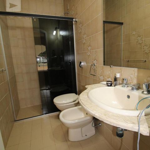 Casa para alugar com 800m², 4 quartos e 6 vagasBanheiro do Quarto 3