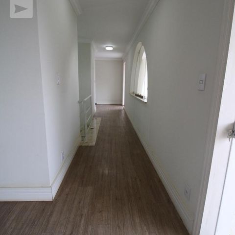 Casa para alugar com 800m², 4 quartos e 6 vagasCorredor