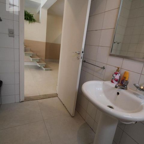 Casa para alugar com 800m², 4 quartos e 6 vagasBanheiro da Piscina