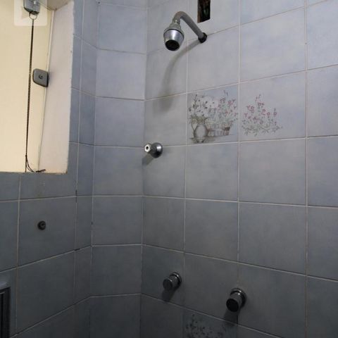 Casa para alugar com 800m², 4 quartos e 6 vagasBanheiro do Quarto 1