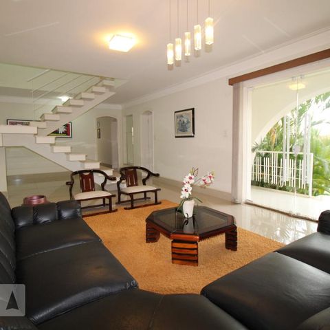Casa para alugar com 800m², 4 quartos e 6 vagasSala