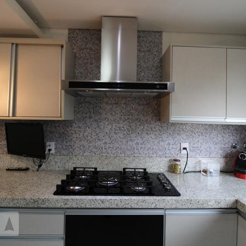 Casa para alugar com 800m², 4 quartos e 6 vagasCozinha