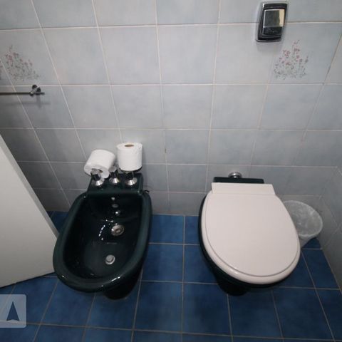 Casa para alugar com 800m², 4 quartos e 6 vagasBanheiro do Quarto 1