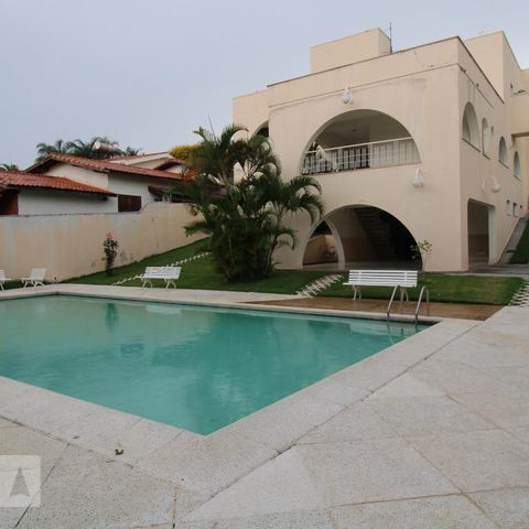 Casa para alugar com 800m², 4 quartos e 6 vagasPiscina