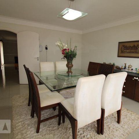 Casa para alugar com 800m², 4 quartos e 6 vagasSala de Jantar