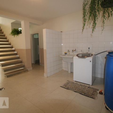 Casa para alugar com 800m², 4 quartos e 6 vagasÁrea de Serviço