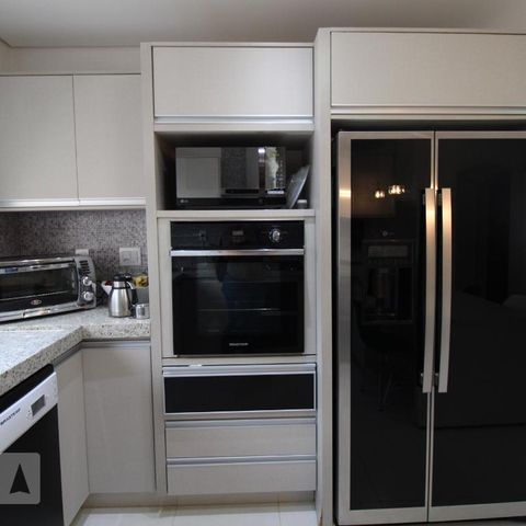 Casa para alugar com 800m², 4 quartos e 6 vagasCozinha