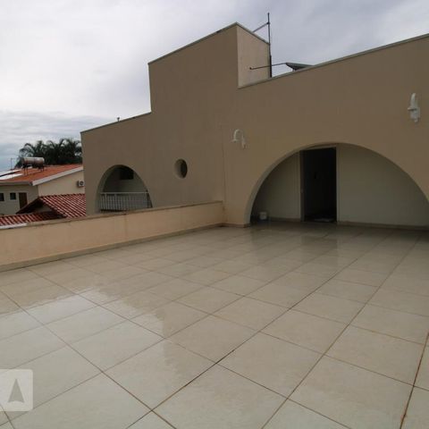 Casa para alugar com 800m², 4 quartos e 6 vagasTerraço