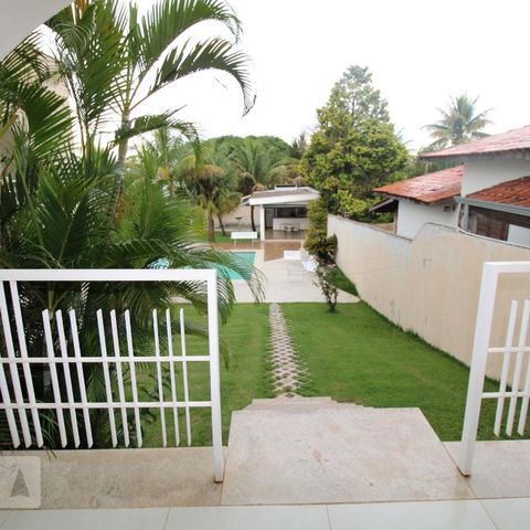 Casa para alugar com 800m², 4 quartos e 6 vagasSacada da Sala (para os fundos)