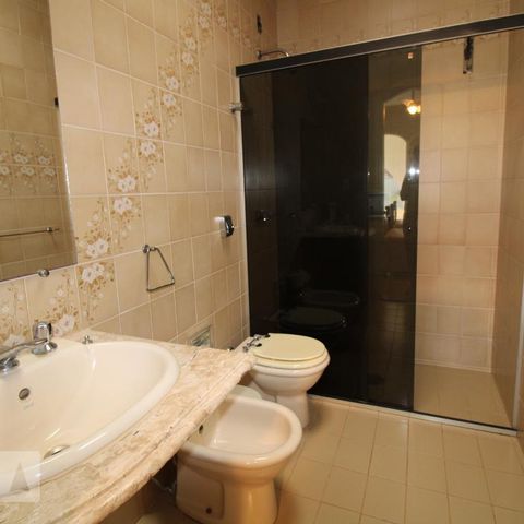 Casa para alugar com 800m², 4 quartos e 6 vagasBanheiro do Quarto 2