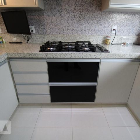 Casa para alugar com 800m², 4 quartos e 6 vagasCozinha
