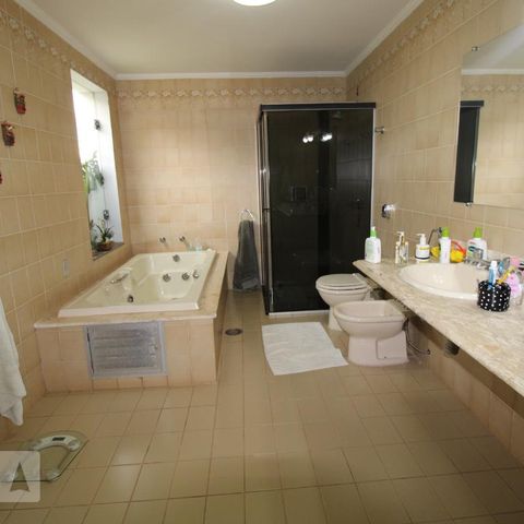 Casa para alugar com 800m², 4 quartos e 6 vagasBanheiro do Quarto 4