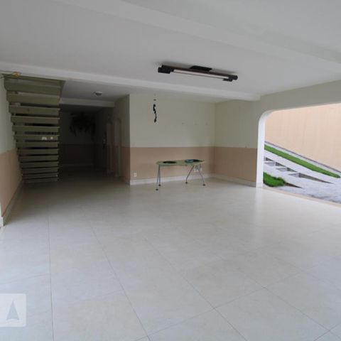 Casa para alugar com 800m², 4 quartos e 6 vagasSalão de Festas