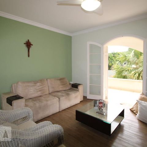 Casa para alugar com 800m², 4 quartos e 6 vagasAntesala do Quarto 4
