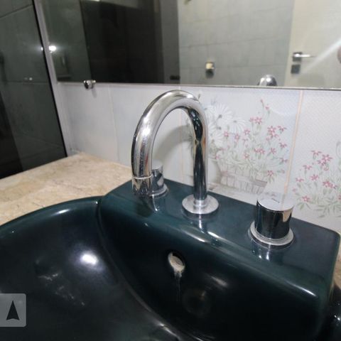 Casa para alugar com 800m², 4 quartos e 6 vagasBanheiro do Quarto 1