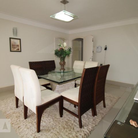 Casa para alugar com 800m², 4 quartos e 6 vagasSala de Jantar