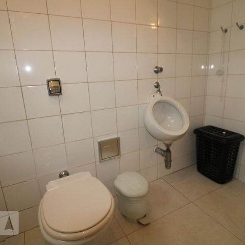 Casa para alugar com 800m², 4 quartos e 6 vagasBanheiro da Piscina