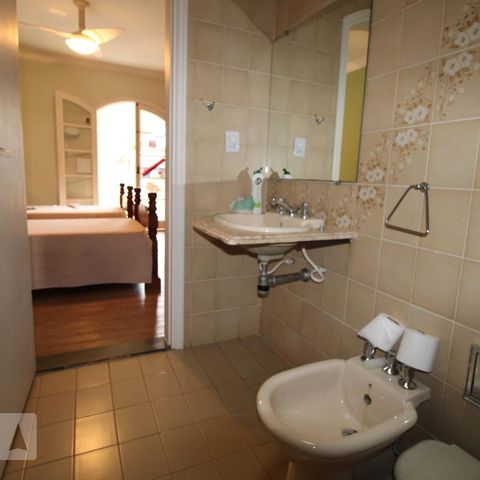 Casa para alugar com 800m², 4 quartos e 6 vagasBanheiro do Quarto 2